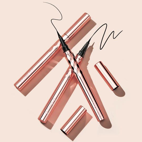 O.TWO.O Delineador líquido suave con seda dorada - Imagen 14