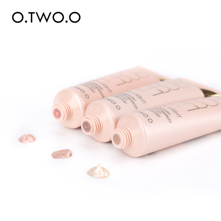 O.TWO.O Base de maquillaje para iluminar con suavidad y brillo - Imagen 7