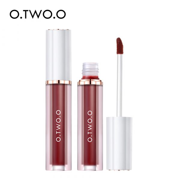 O.TWO.O Brillo labial mate, con acabado aterciopelado en 8 colores