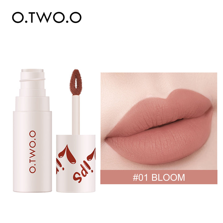 O.TWO.O Labial y rubor en crema velvet matte, alta pigmentación y duración prolongada - Imagen 2
