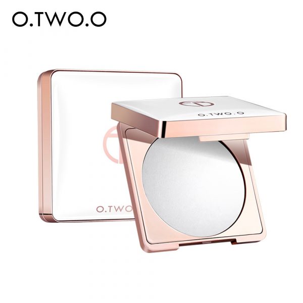 O.TWO.O: Polvo compacto de alta calidad, suave como la seda y de textura ligera