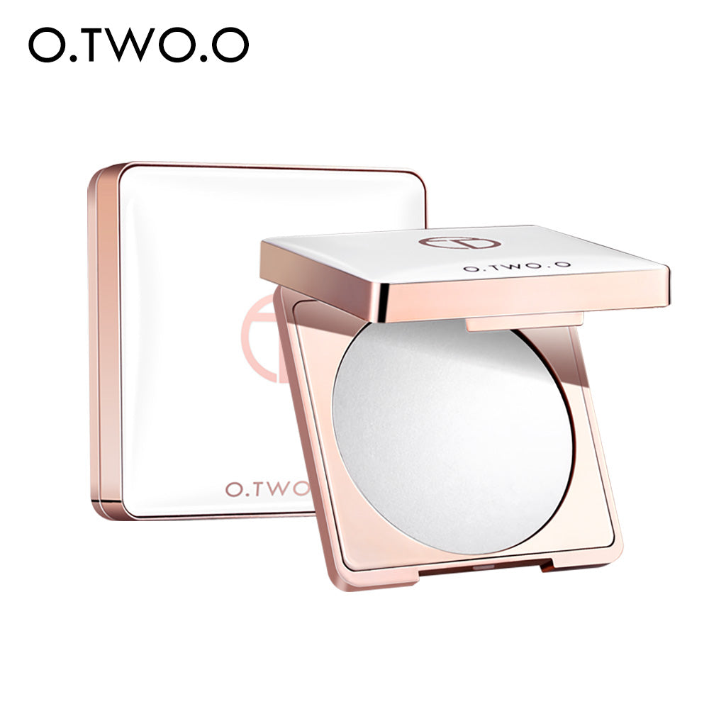 O.TWO.O: Polvo compacto de alta calidad, suave como la seda y de textura ligera